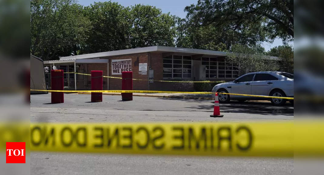 texas: des théories du complot «horribles» tourbillonnent autour d’une fusillade dans une école du Texas