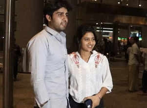 Anjali Arora receives bf Aakash at the airport