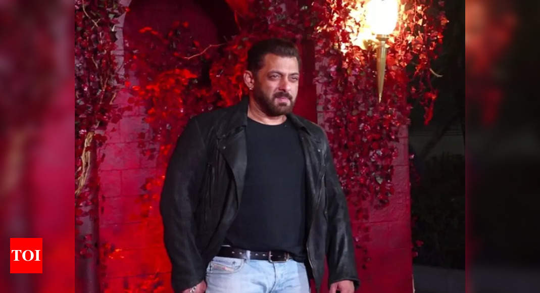 Fans Go Crazy Over Salman Khan's Swag Filled Walk At Karan Johar's ...