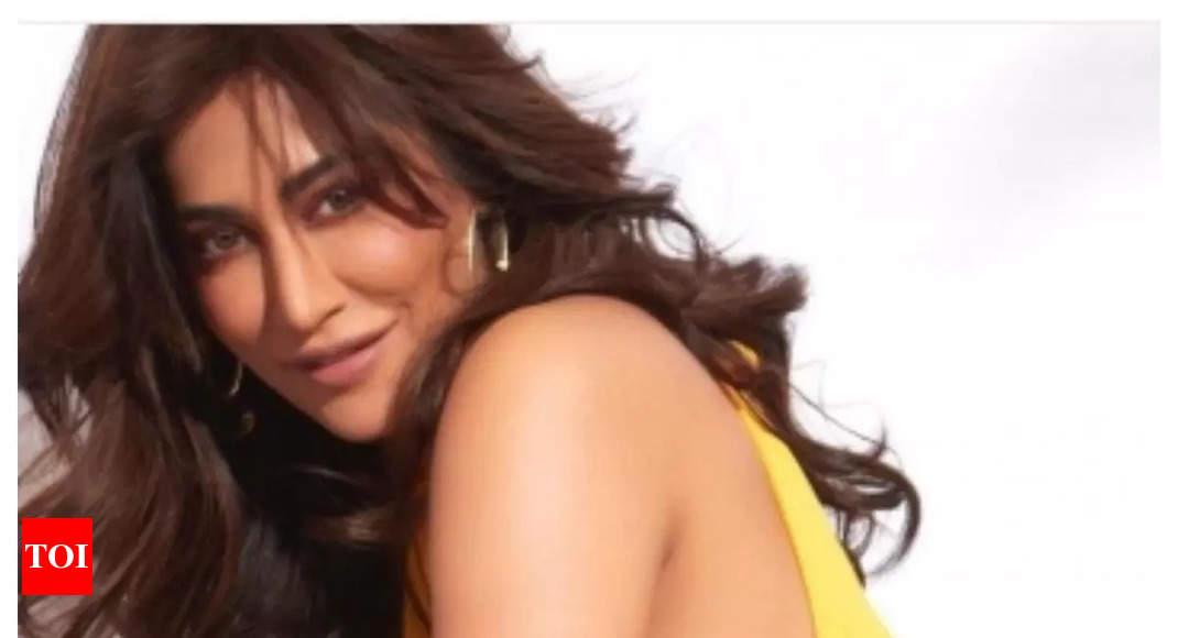 On Track: Chitrangda Singh's experience of travelling in Mumbai locals for  the first time - Times of India