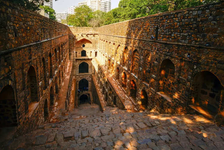 Explore the Agrasen ki Baoli