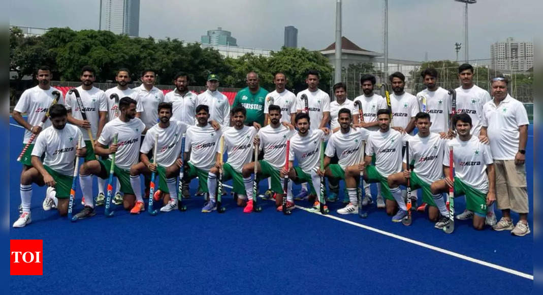 Olympians, ex-players call for radical changes in PHF after Pakistan fails to qualify for hockey World Cup | Hockey News – Times of India