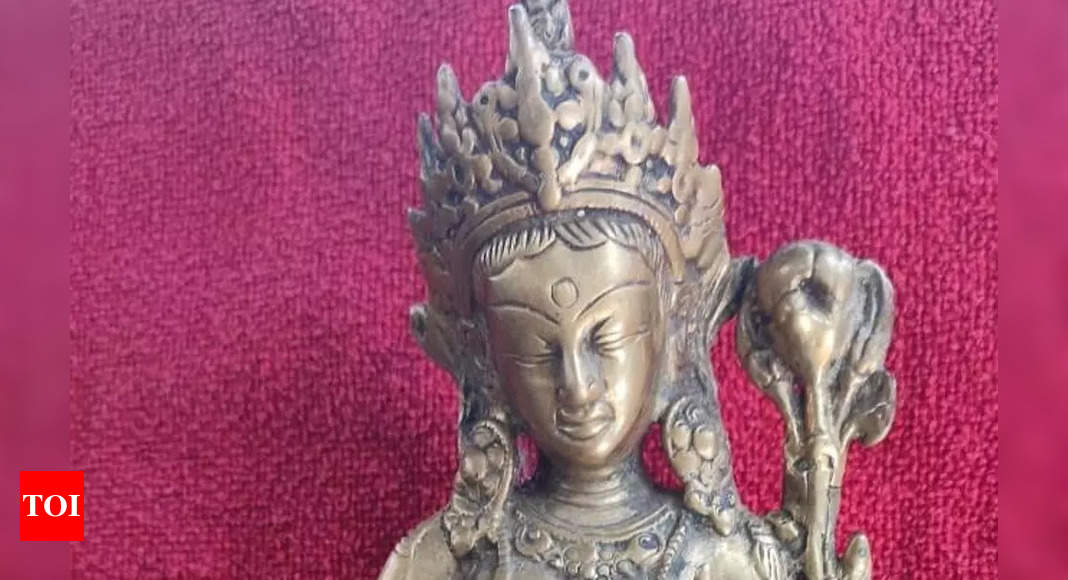 TN: 2 centuries-old idols seized, 1 held