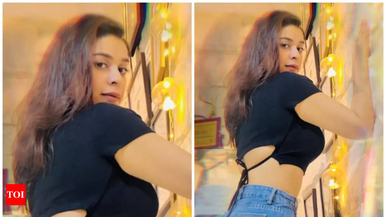 Anara Gupta shows her curves in a black crop-top | Bhojpuri Movie News -  Times of India