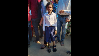 Bihar: Jamui girl Seema gets artificial limb