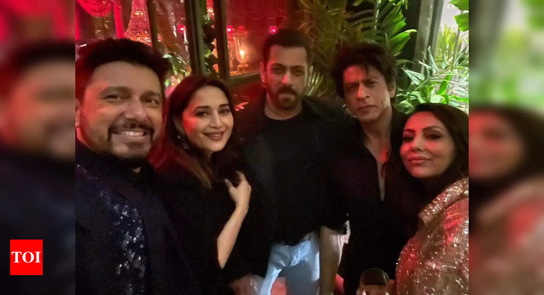 Salman Khan, Shah Rukh Khan and Madhuri Dixit reunite for an EPIC selfie at Karan Johar’s birthday bash; lovers get nostalgic | Hindi Film Information