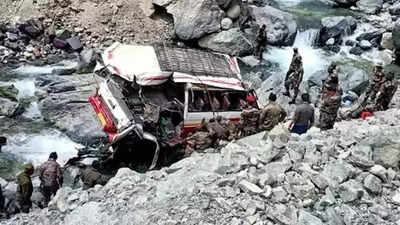 ladakh: Seven Armymen die in Ladakh road mishap, 19 injured | India News - Times of India