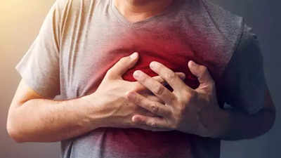 AI model to predict mortality of heart attack survivors