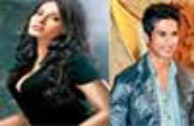 'Bipasha Basu's dating Shahid Kapoor'
