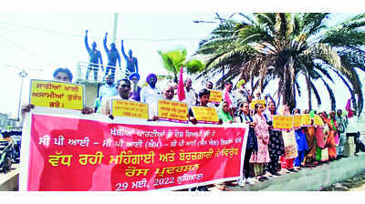 Left parties protest against inflation