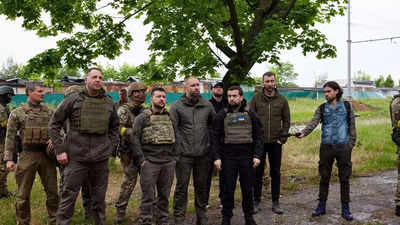 Zelenskyy visits Ukraine's east for first time since invasion