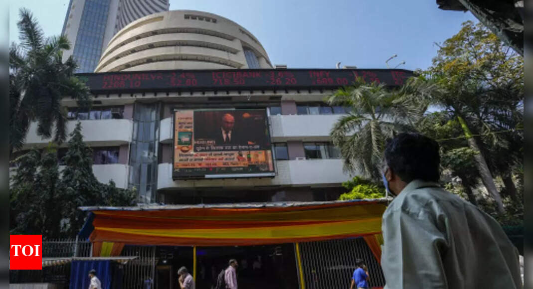 Sensex jumps 1,041 points as IT, realty stocks surge; Nifty settles above 16,650 – Times of India