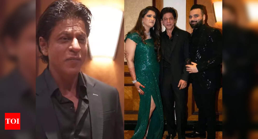 Shah Rukh Khan attends considered one of his oldest buddies’ wedding ceremony; exudes allure on the match | Hindi Film Information