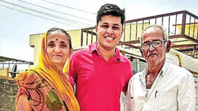 Gujarat: Kutch auto driver's son cracks UPSC