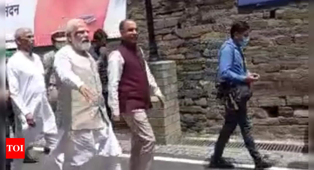 PM Modi arrives in Shimla for roadshow, rally to mark 8th anniv of his govt | India News – Times of India
