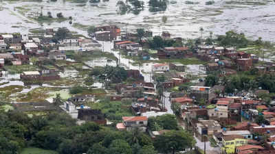 Dozens die, hundreds missing in Brazil floods