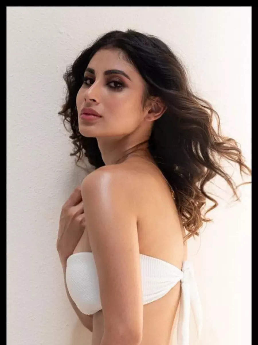Party-ready outfits inspired by ‘Brahmastra’ girl Mouni Roy