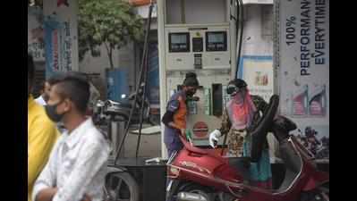 Petroleum dealers observe daylong ‘no purchase’ strike