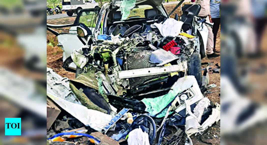 Uncle, Niece Killed As Suv Rams Into Truck | Bhopal News - Times of India
