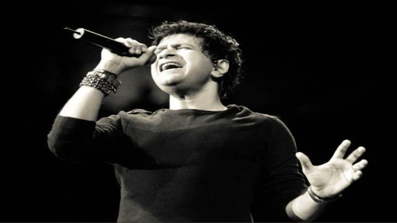 KK died of heart attack | 'Sweating profusely': Fans share startling  details about the concert, after which KK died of heart attack | - Times of  India