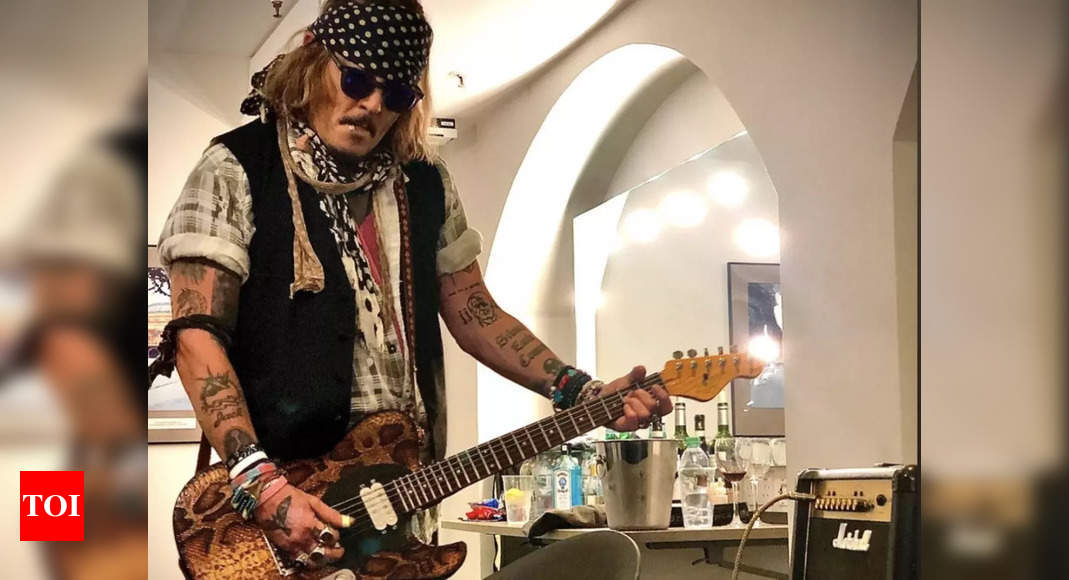 Johnny Depp gets a standing ovation at Royal Albert Hall as he awaits verdict in defamation case against Amber Heard – WATCH – Times of India