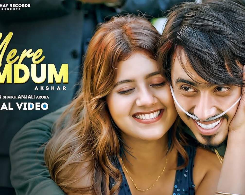 
Check Out Latest Hindi Song Music Video 'Mere Humdum' Sung By Akshar & Jyotica Tangri

