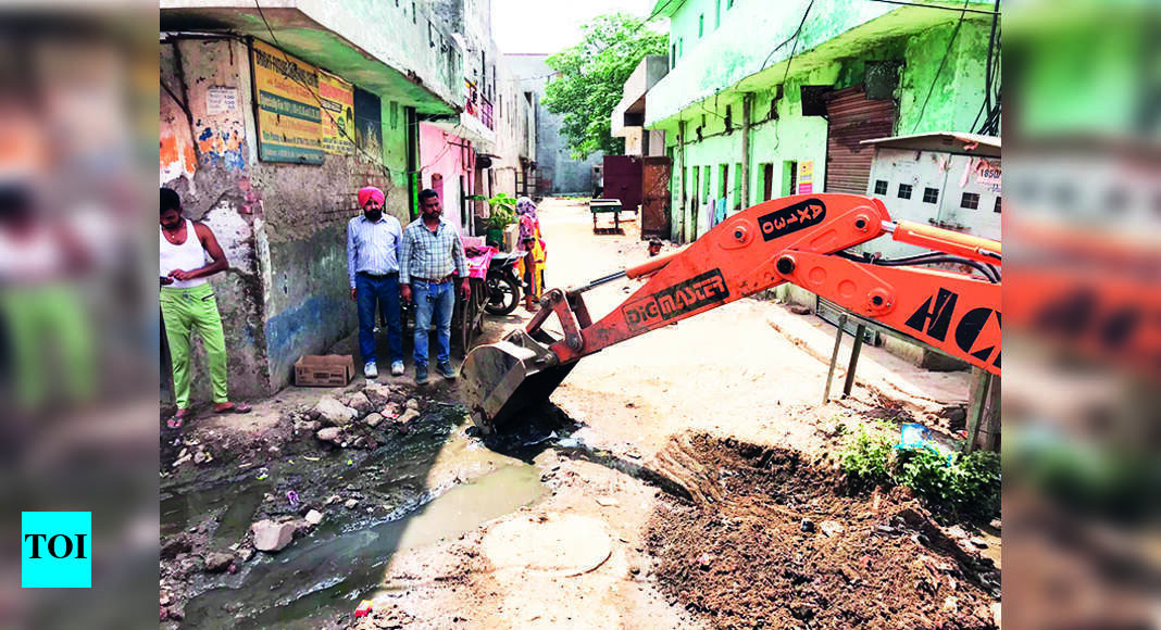 Colony Loses Sewer Link | Ludhiana News - Times of India