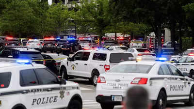 Gunman kills four in Oklahoma's Tulsa medical center, police say