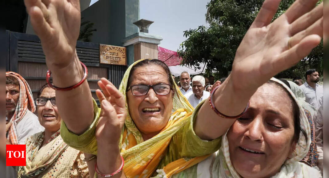 Kashmiri Pandit killings: J&K L-G orders migrant officials shifted to respective HQs for safety