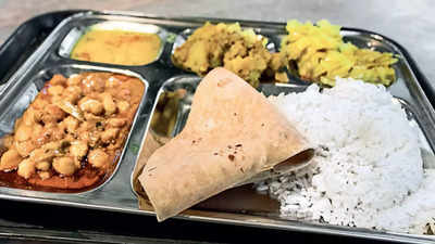 Now, all city schools to get midday meals from centralized kitchen