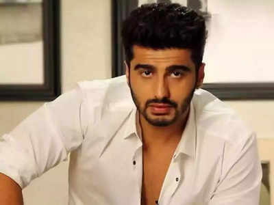 Arjun Kapoor is enjoying his Monday with a plateful of momos - view pic