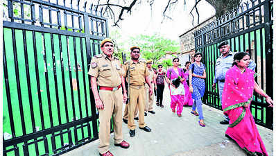Students of Maharani College demand police chowki