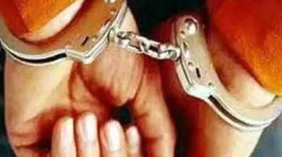 Ghaziabad: Cops chase 2 snatchers, nab one after brief gunfight