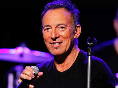 Bruce Springsteen joins Coldplay onstage in New Jersey
