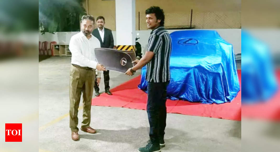 Saif Ali Khan Starrer 'Adipurush' Director Om Raut Receives A Ferrari F8  Tributo As Gift From Bhushan Kumar - Automobiles