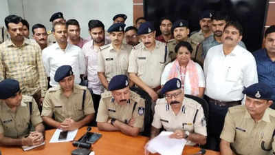 Madhya Pradesh police foil bid for 'supari' killing of Kolkata lawyer