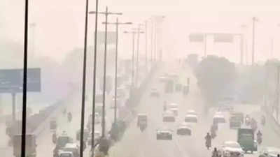 Delhi: Windy west brings dust, worsens AQI