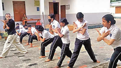 Kochi: Students get free Kalaripayattu lessons