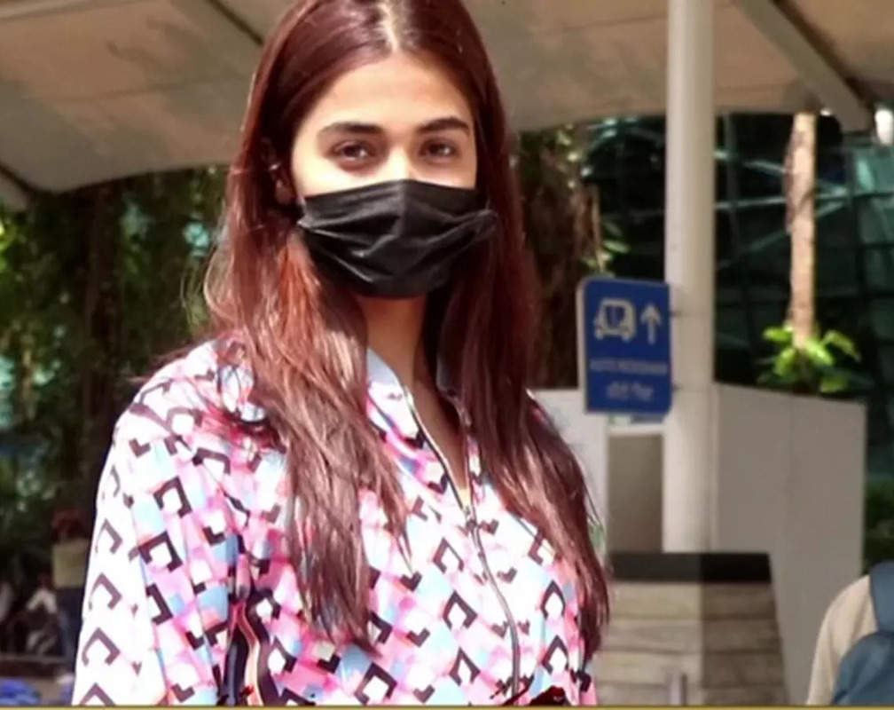 
Pooja Hegde looks beautiful in printed co ord set, spotted at airport
