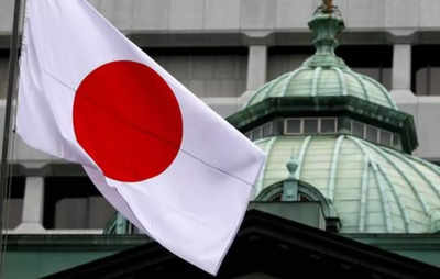 Japan eases foreign tourism ban, allows guided package tours