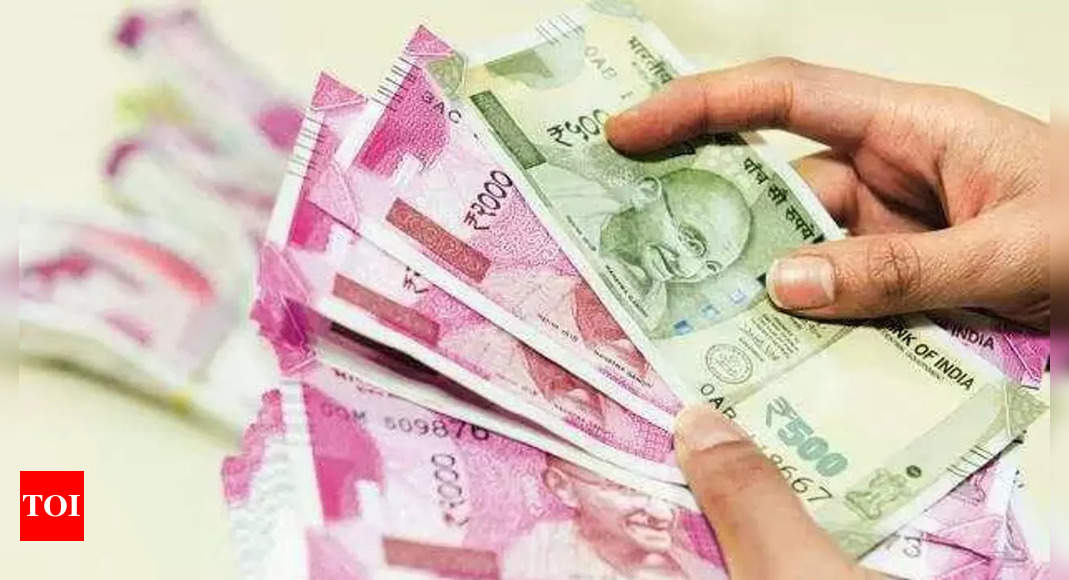 Rupee ends at new low, falls by 21 paise in the week – Times of India