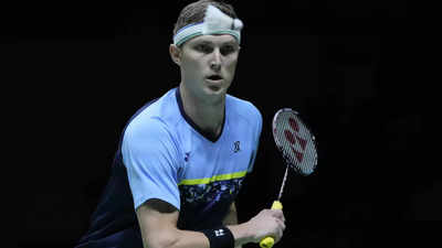 World number one Axelsen into Indonesia Masters final