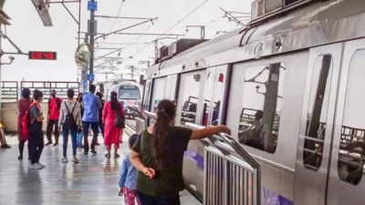 Delhi Metro’s Violet Line battles snag in peak hours