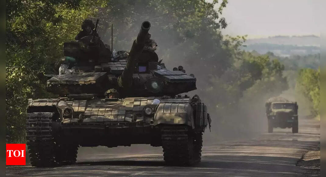 ukraine: Sanctioned Ukraine tycoon seeks to support war effort ...