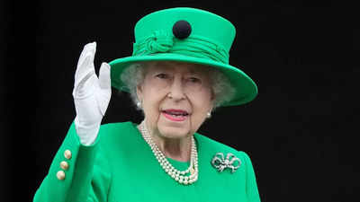 Britain's Queen Elizabeth becomes world's second-longest reigning monarch