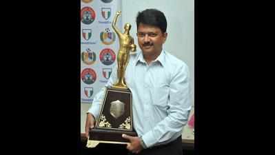 Use whatever means available to prove Bandodkar Gold Trophy has been replaced, Elvis Gomes tells Churchill Alemao