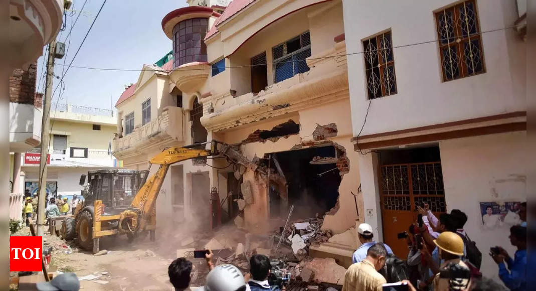 Bulldozers Pull Down House Of Prayagraj Violence Accused Allahabad News Times Of India