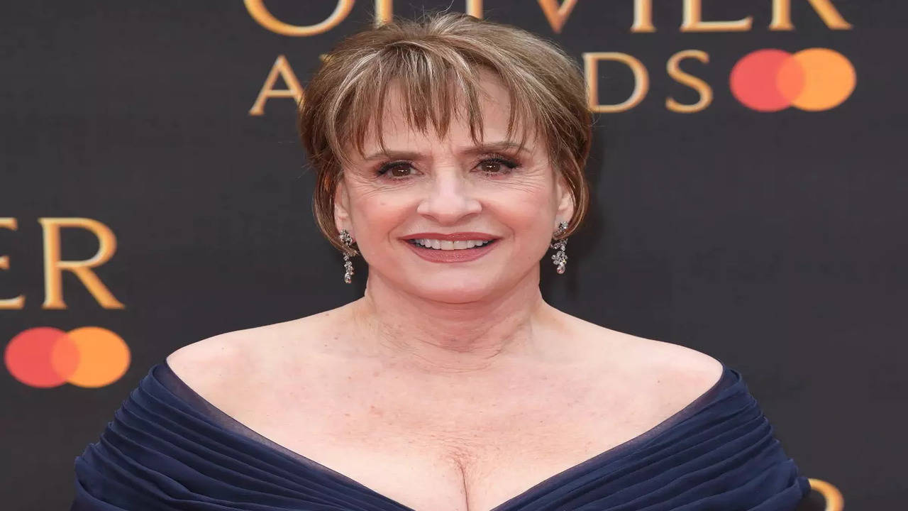 Patti LuPone Yells At Audience Member Who Refuses To Wear A Mask: 'Get the  F**k Out' : r/entertainment