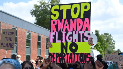 UK's Rwanda asylum plan faces last-gasp challenge