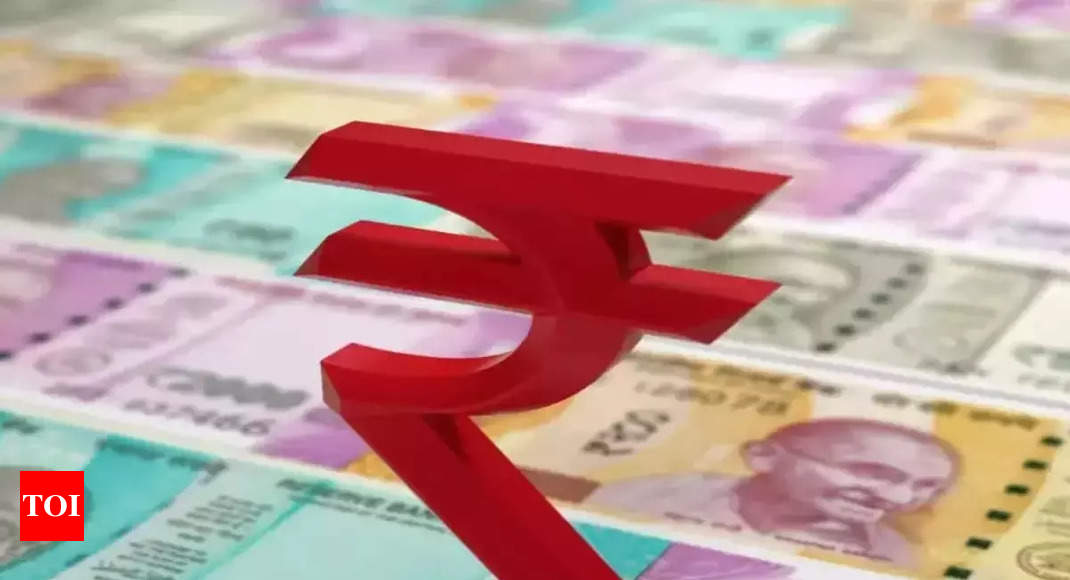 Indian Rupee Gains, Nifty 50 Weakens on RBI Rate Hold. USD/INR